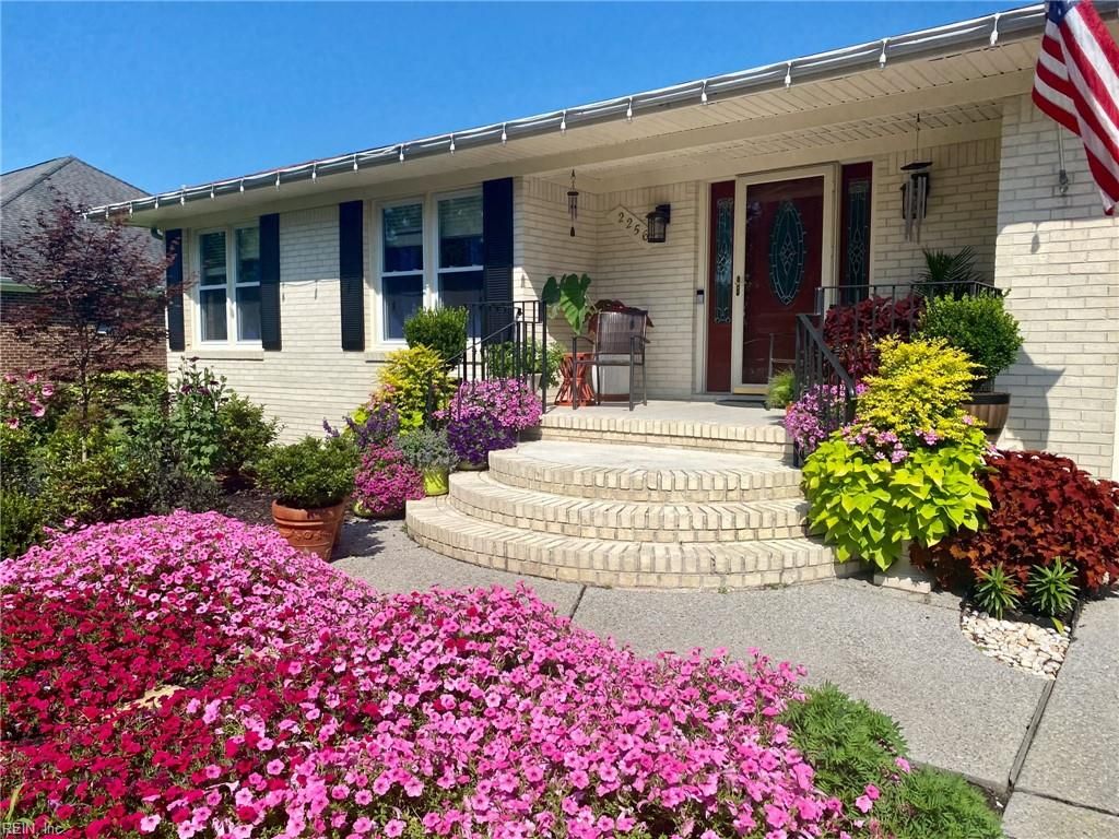 Photo of 2256 Wild Oak Crescent, Virginia Beach, VA 23456 (MLS # 10624753)