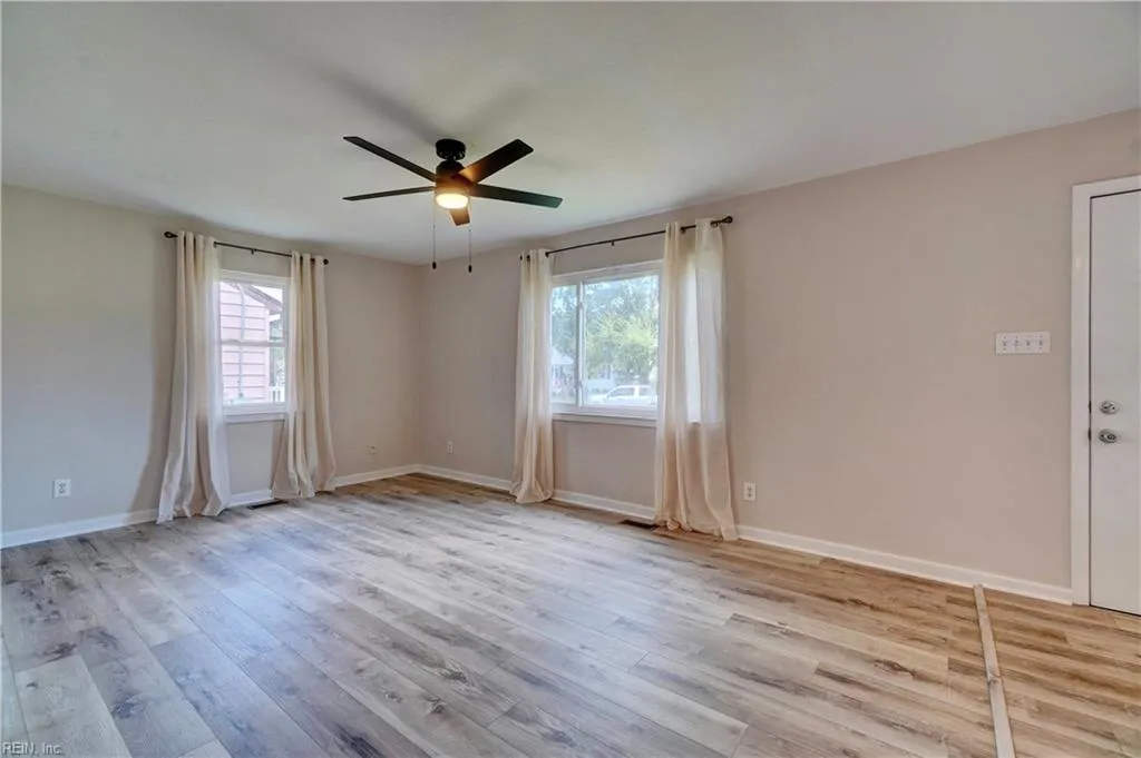 Norfolk, Virginia 23503, United States, 3 Bedrooms Bedrooms, ,1 BathroomBathrooms,Residential,Active,200563