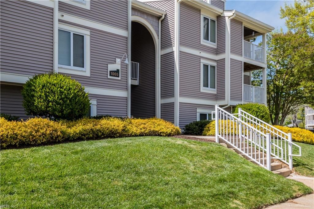 Photo of 1005 Autumn Woods Lane #108, Virginia Beach, VA 23454 (MLS # 10629276)