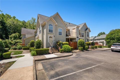 Single Family Residence in Virginia Beach VA 300 London Pointe Court.jpg