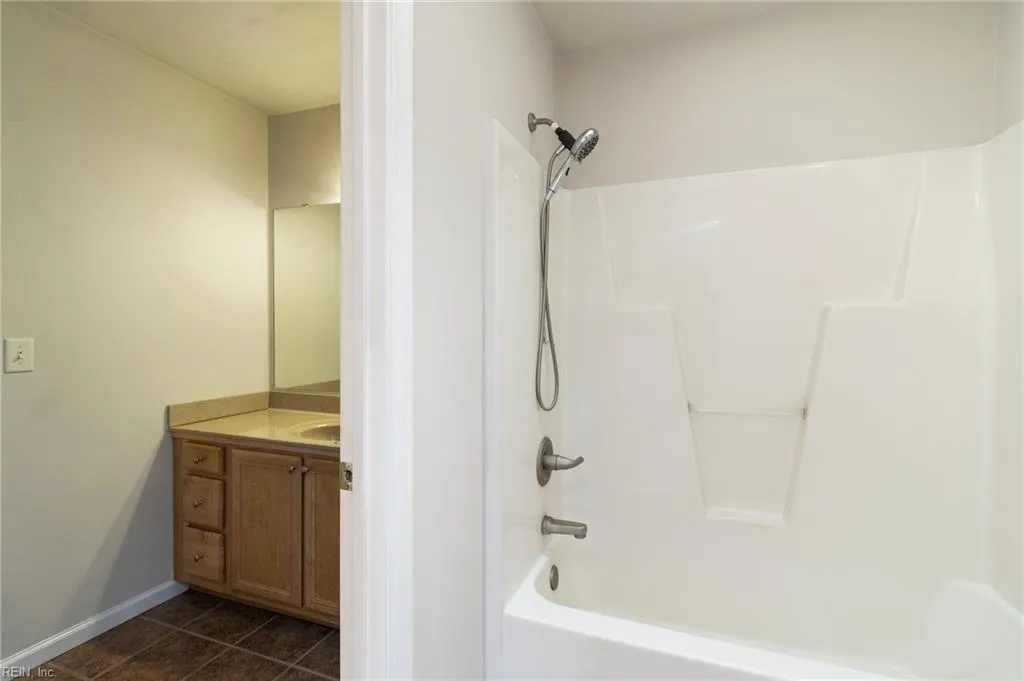 Chesapeake, Virginia 23321, United States, 6 Bedrooms Bedrooms, ,3 BathroomsBathrooms,Residential,Active,140160