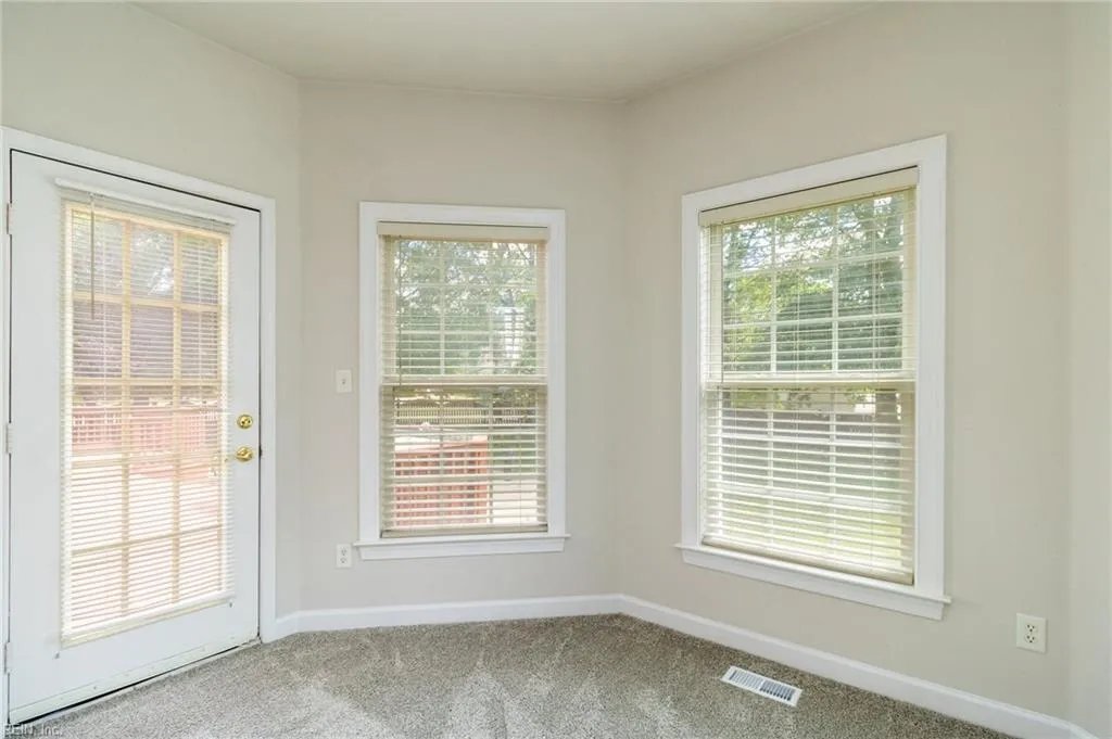 Chesapeake, Virginia 23321, United States, 6 Bedrooms Bedrooms, ,3 BathroomsBathrooms,Residential,Active,140160