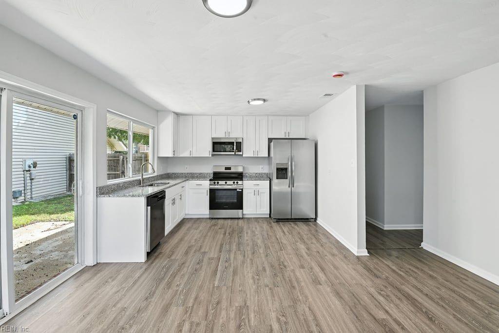 1205 Geranium CRES