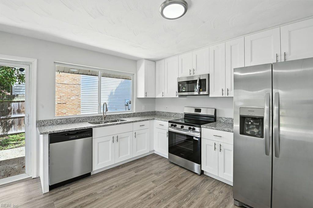 1205 Geranium CRES