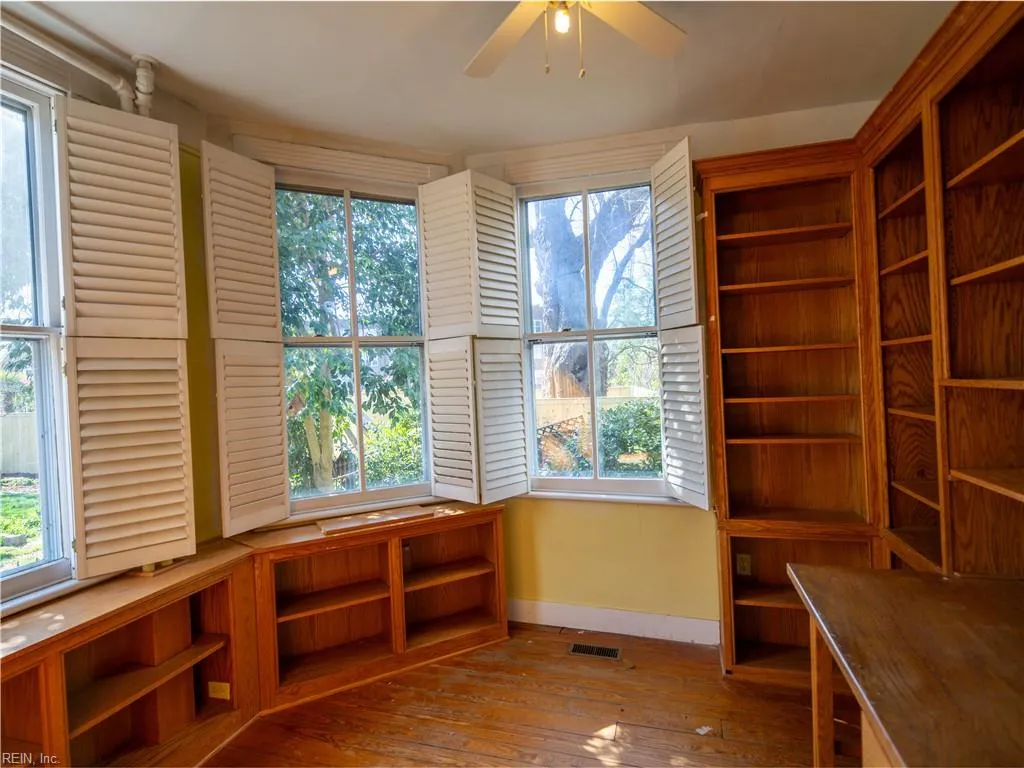 Portsmouth, Virginia 23704, United States, 4 Bedrooms Bedrooms, ,3 BathroomsBathrooms,Residential,Active,99105