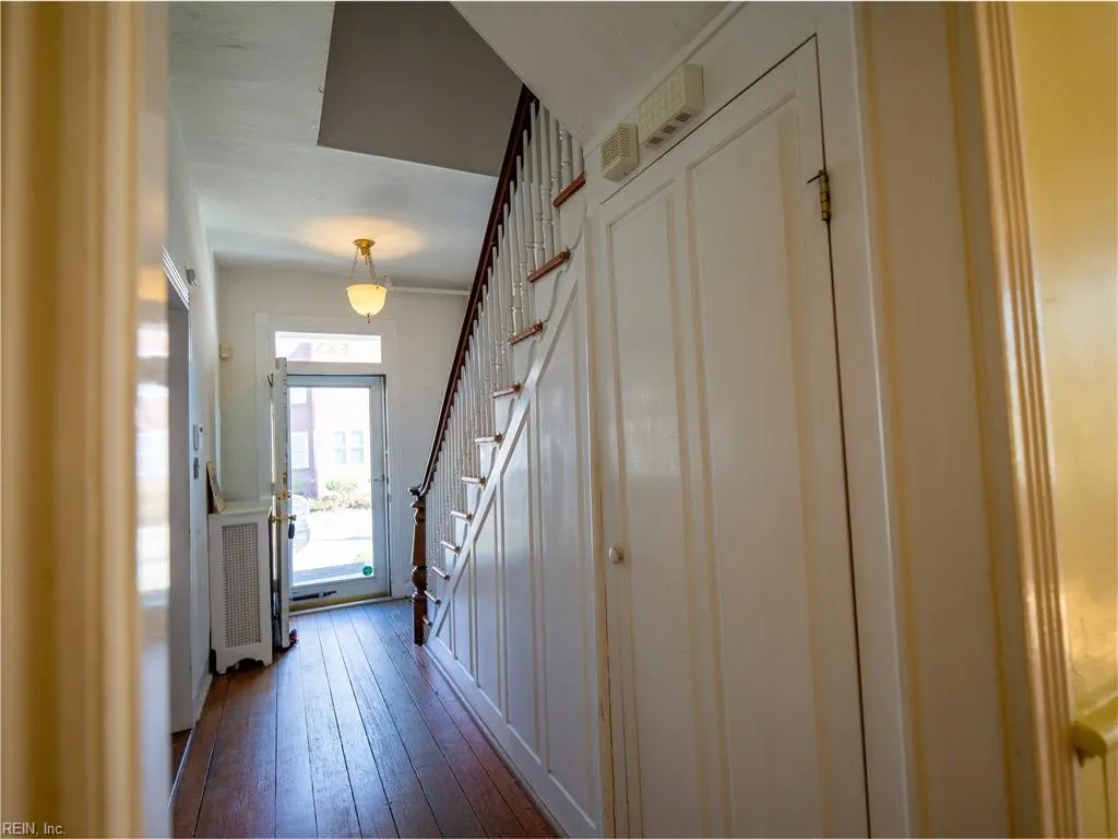 Portsmouth, Virginia 23704, United States, 4 Bedrooms Bedrooms, ,3 BathroomsBathrooms,Residential,Active,99105