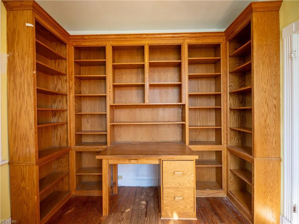 Portsmouth, Virginia 23704, United States, 4 Bedrooms Bedrooms, ,3 BathroomsBathrooms,Residential,Active,99105