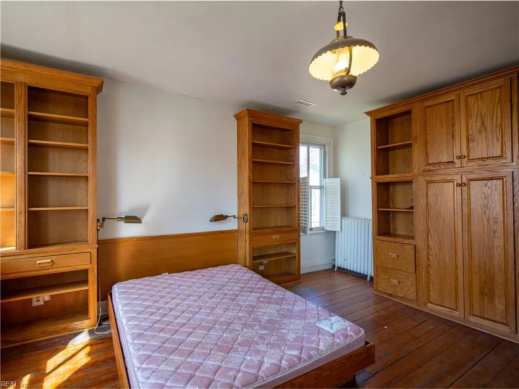 Portsmouth, Virginia 23704, United States, 4 Bedrooms Bedrooms, ,3 BathroomsBathrooms,Residential,Active,99105