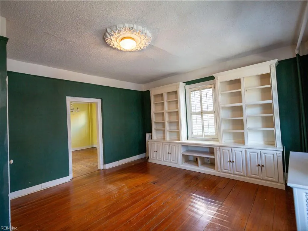 Portsmouth, Virginia 23704, United States, 4 Bedrooms Bedrooms, ,3 BathroomsBathrooms,Residential,Active,99105