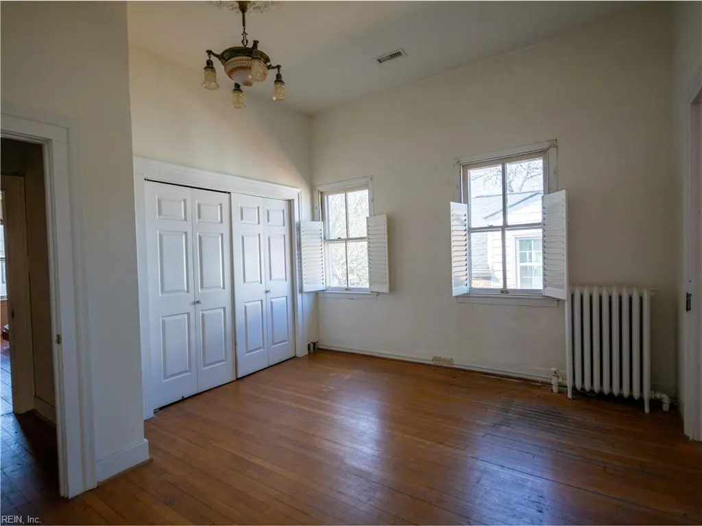 Portsmouth, Virginia 23704, United States, 4 Bedrooms Bedrooms, ,3 BathroomsBathrooms,Residential,Active,99105