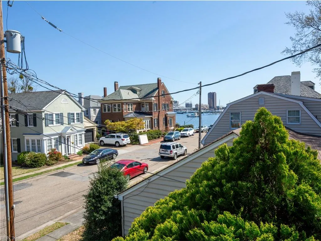 Portsmouth, Virginia 23704, United States, 4 Bedrooms Bedrooms, ,3 BathroomsBathrooms,Residential,Active,99105