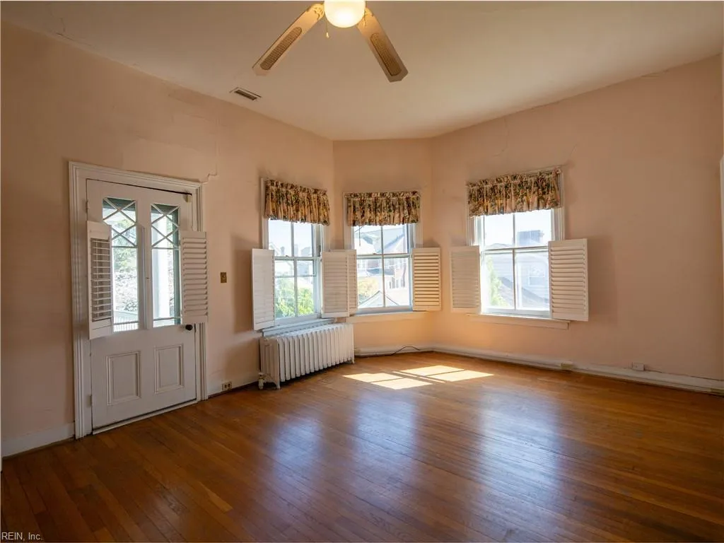 Portsmouth, Virginia 23704, United States, 4 Bedrooms Bedrooms, ,3 BathroomsBathrooms,Residential,Active,99105