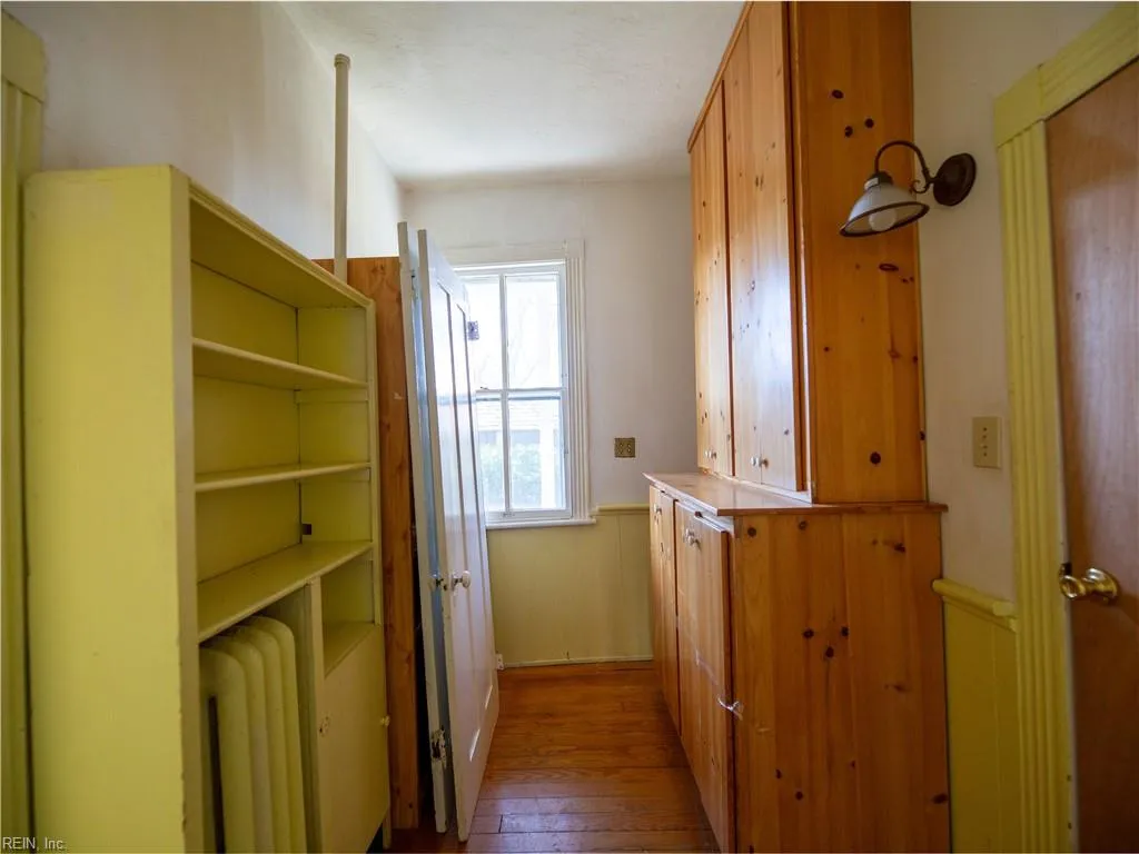 Portsmouth, Virginia 23704, United States, 4 Bedrooms Bedrooms, ,3 BathroomsBathrooms,Residential,Active,99105