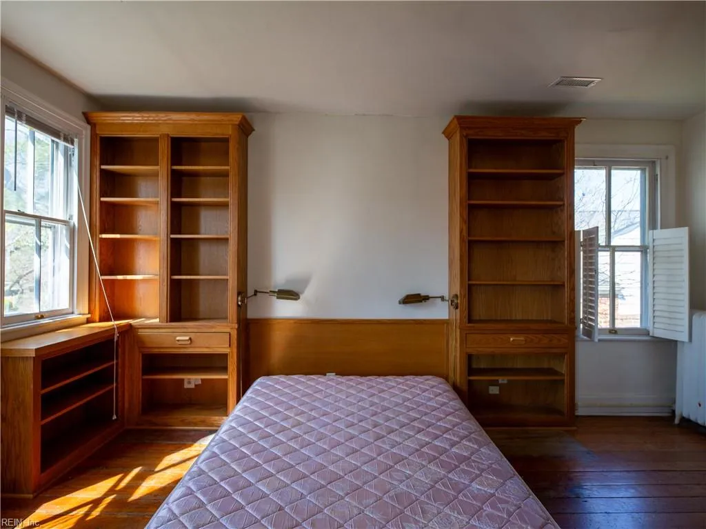 Portsmouth, Virginia 23704, United States, 4 Bedrooms Bedrooms, ,3 BathroomsBathrooms,Residential,Active,99105