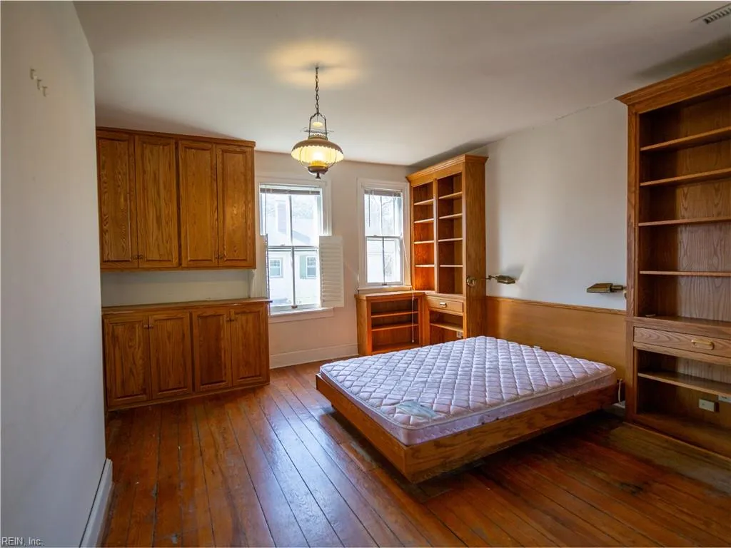 Portsmouth, Virginia 23704, United States, 4 Bedrooms Bedrooms, ,3 BathroomsBathrooms,Residential,Active,99105