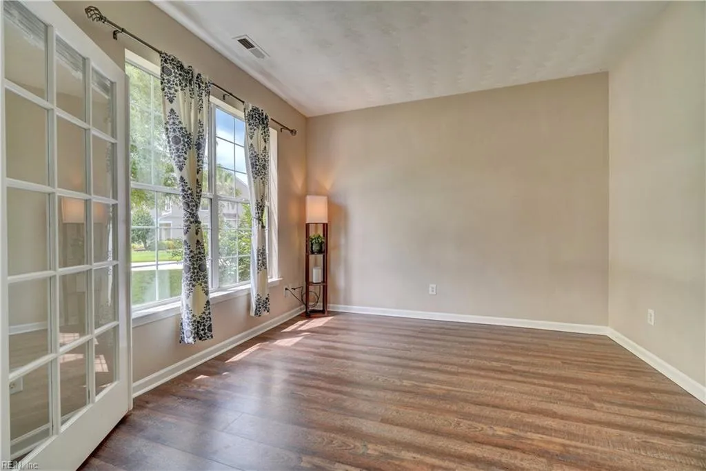 Chesapeake, Virginia 23323, United States, 5 Bedrooms Bedrooms, ,3 BathroomsBathrooms,Residential,Active,176488