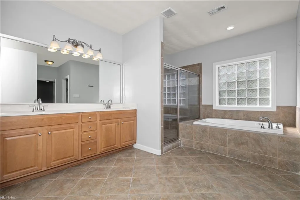 Chesapeake, Virginia 23322, United States, 5 Bedrooms Bedrooms, ,4 BathroomsBathrooms,Residential,Active,242286