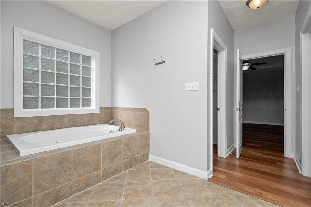 Chesapeake, Virginia 23322, United States, 5 Bedrooms Bedrooms, ,4 BathroomsBathrooms,Residential,Active,242286