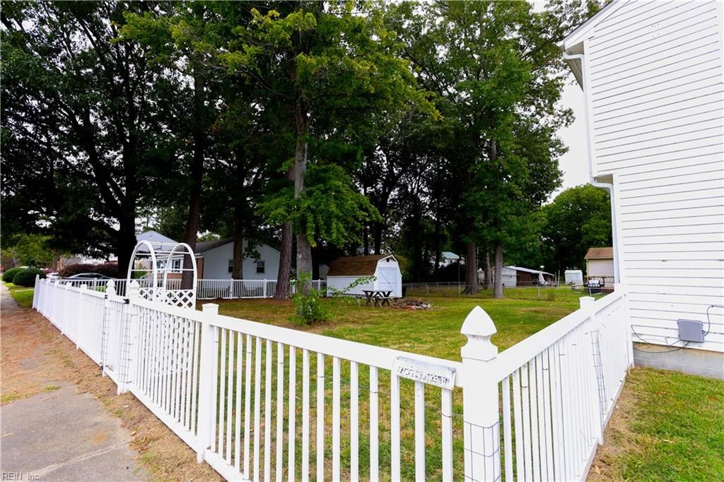 Photo of 101 Eastlawn Drive, Hampton, VA 23664 (MLS # 10624406)