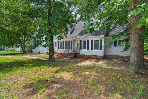 Photo of 112 W Rexford Drive, Newport News, VA 23608 (MLS # 10657289)