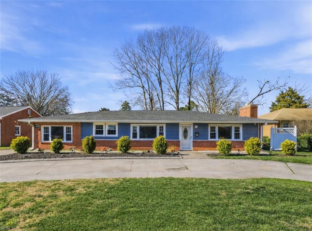 Photo of 385 Woodland Road, Hampton, VA 23669 (MLS # 10617520)