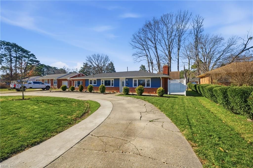 Photo of 385 Woodland Road, Hampton, VA 23669 (MLS # 10617520)