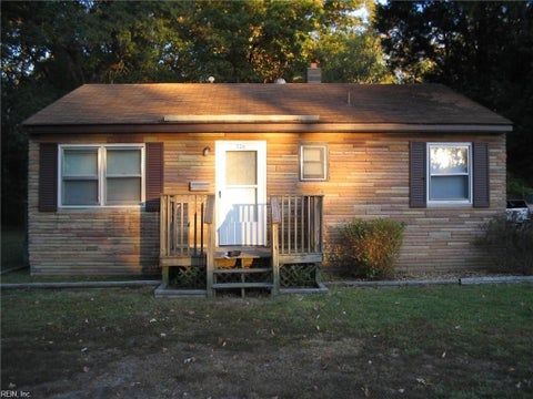 Photo of 526 Taliaferro Road, Newport News, VA 23603 (MLS # 10651330)