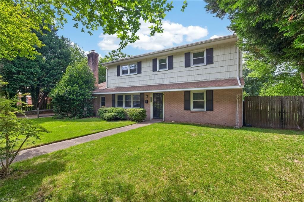 Photo of 1550 Johnstons Road, Norfolk, VA 23518 (MLS # 10637551)