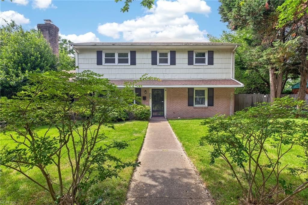 Photo of 1550 Johnstons Road, Norfolk, VA 23518 (MLS # 10637551)