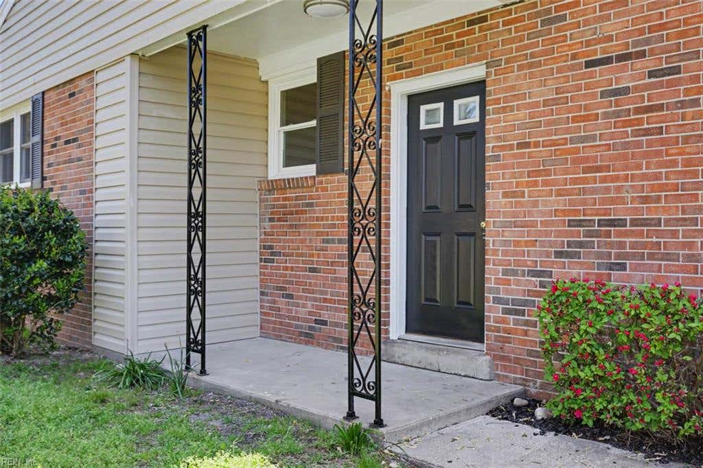 Photo of 319 Pasture Lane, Hampton, VA 23663 (MLS # 10646494)
