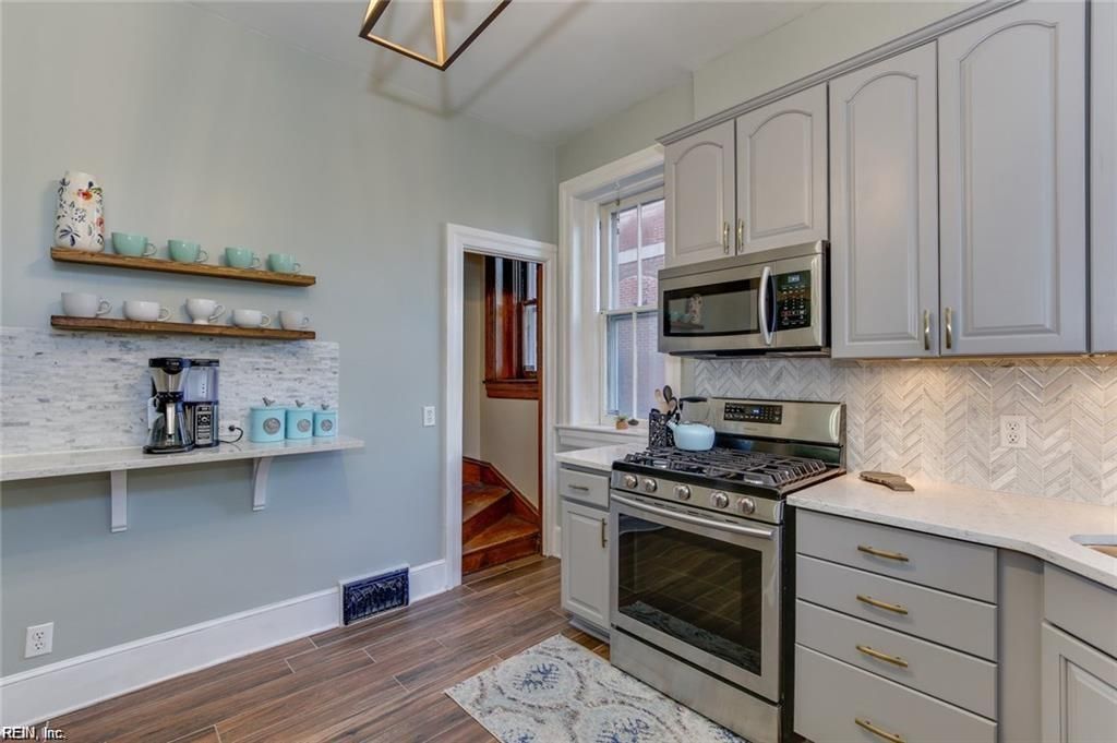 Photo of 632 Redgate Avenue, Norfolk, VA 23507 (MLS # 10625561)