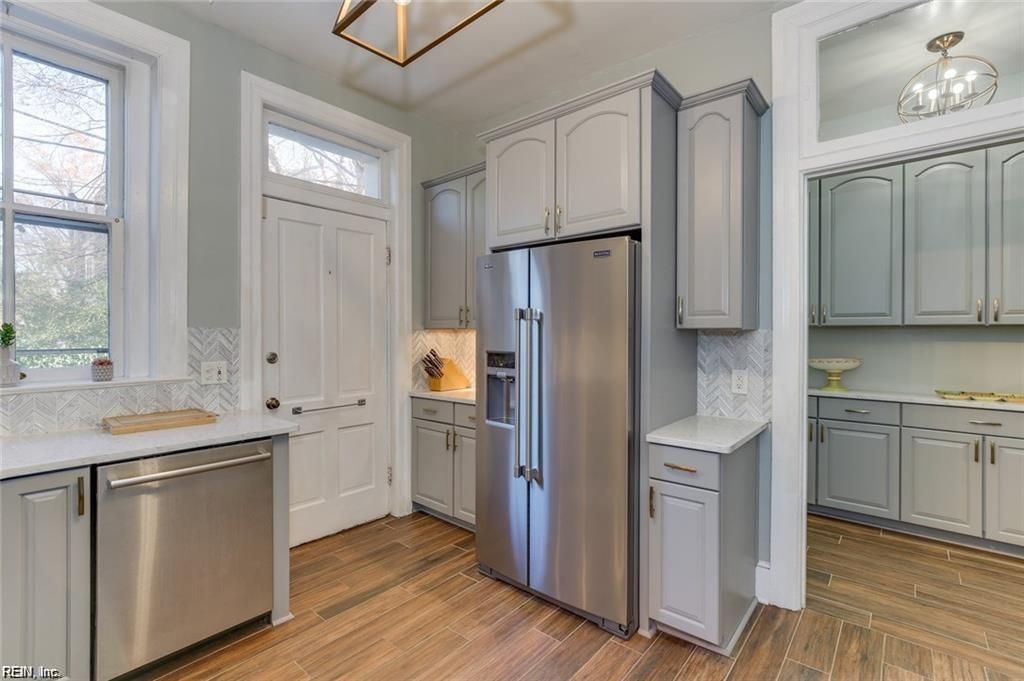 Photo of 632 Redgate Avenue, Norfolk, VA 23507 (MLS # 10625561)