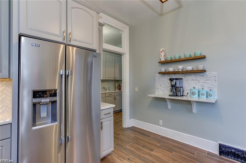 Photo of 632 Redgate Avenue, Norfolk, VA 23507 (MLS # 10625561)