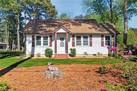 Photo of 77 Bunting Lane, Poquoson, VA 23662 (MLS # 10631516)