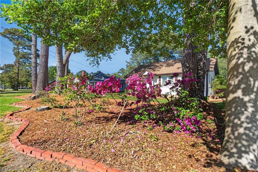 Photo of 77 Bunting Lane, Poquoson, VA 23662 (MLS # 10631516)