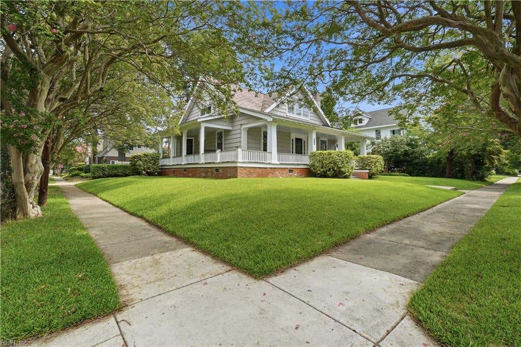 Photo of 1230 Westmoreland Avenue, Norfolk, VA 23508 (MLS # 10648453)