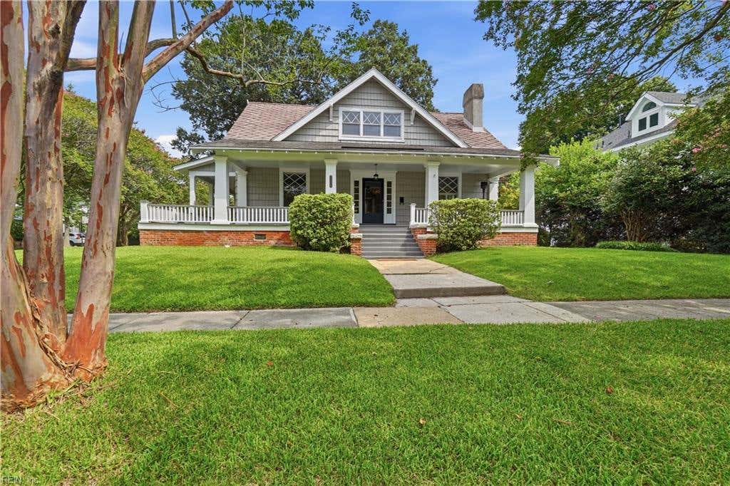 Photo of 1230 Westmoreland Avenue, Norfolk, VA 23508 (MLS # 10648453)