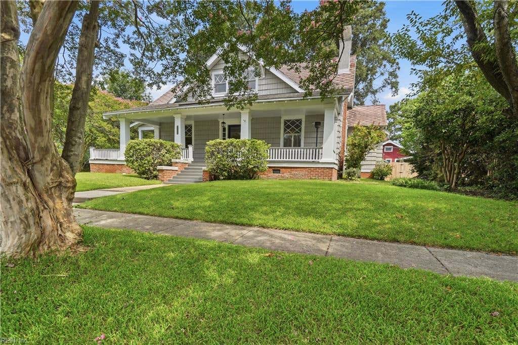 Photo of 1230 Westmoreland Avenue, Norfolk, VA 23508 (MLS # 10648453)