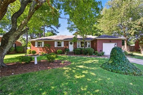 1449 Lakeview DR Virginia Beach VA 23455