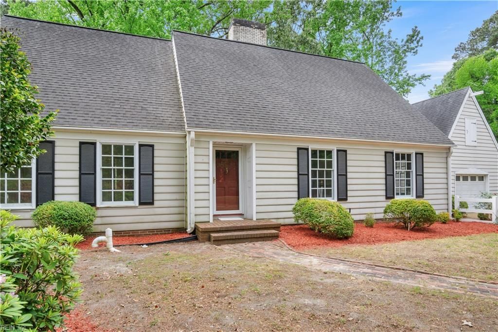 Photo of 202 Dawson Drive, Seaford, VA 23696 (MLS # 10632046)