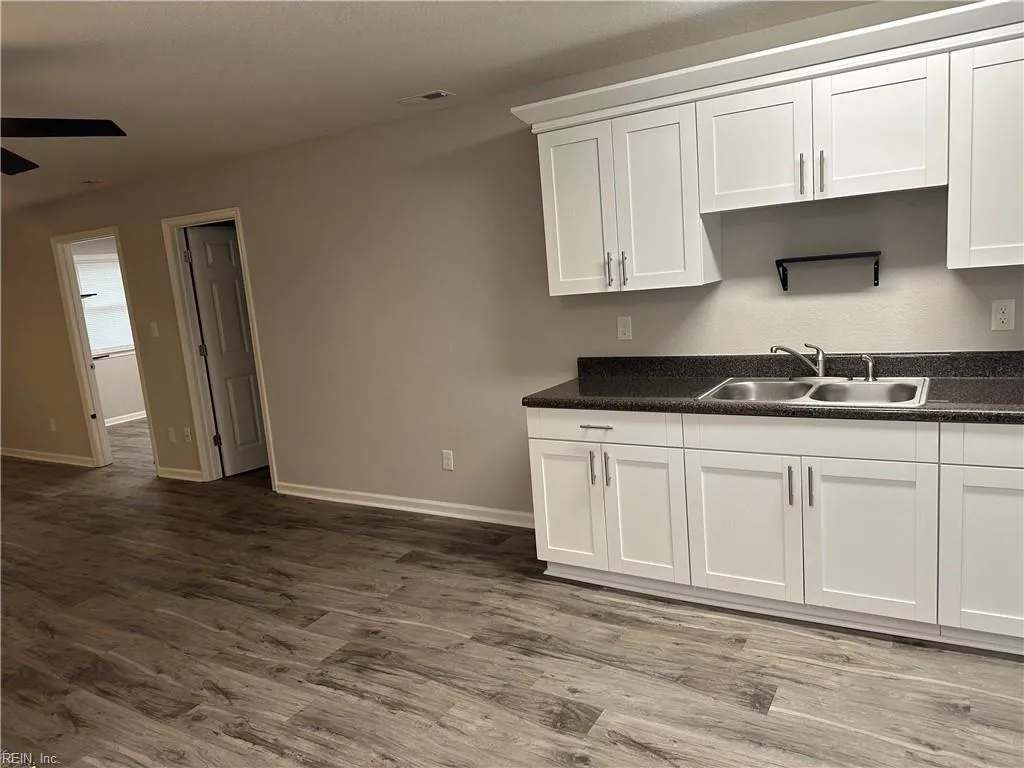 Norfolk, Virginia 23505, United States, 3 Bedrooms Bedrooms, ,2 BathroomsBathrooms,Residential,Pending,7639