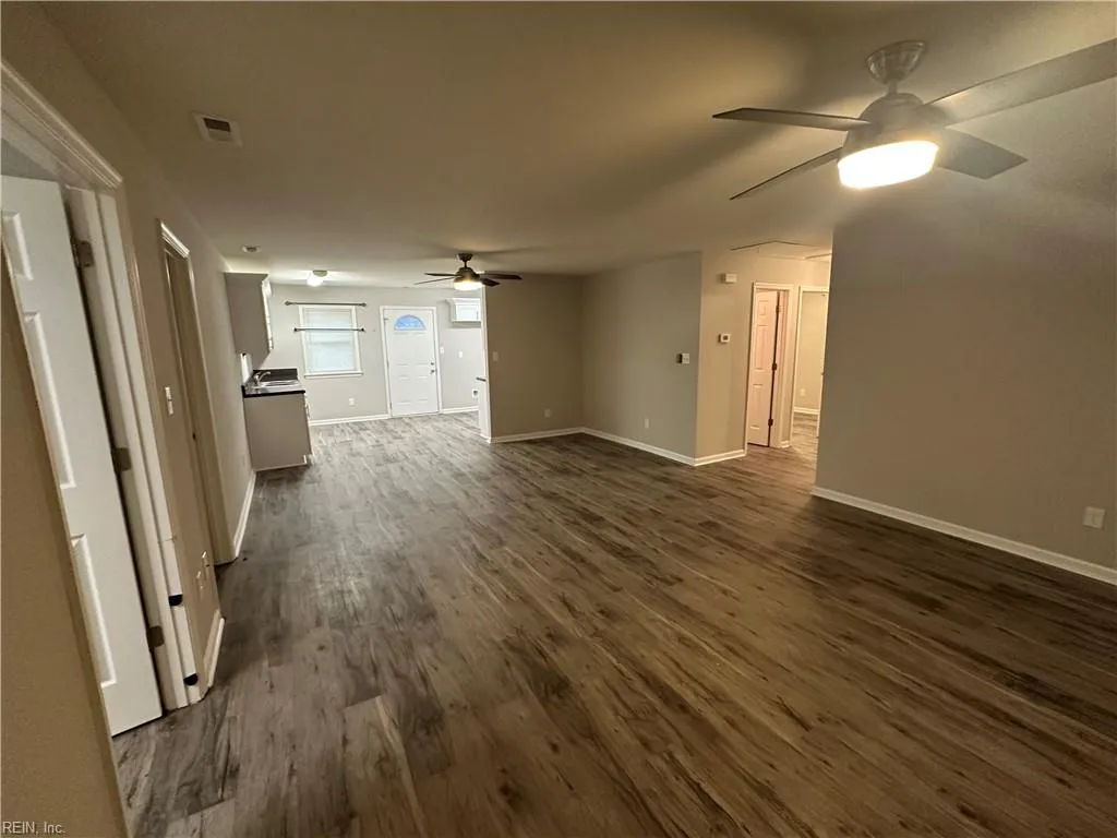 Norfolk, Virginia 23505, United States, 3 Bedrooms Bedrooms, ,2 BathroomsBathrooms,Residential,Pending,7639