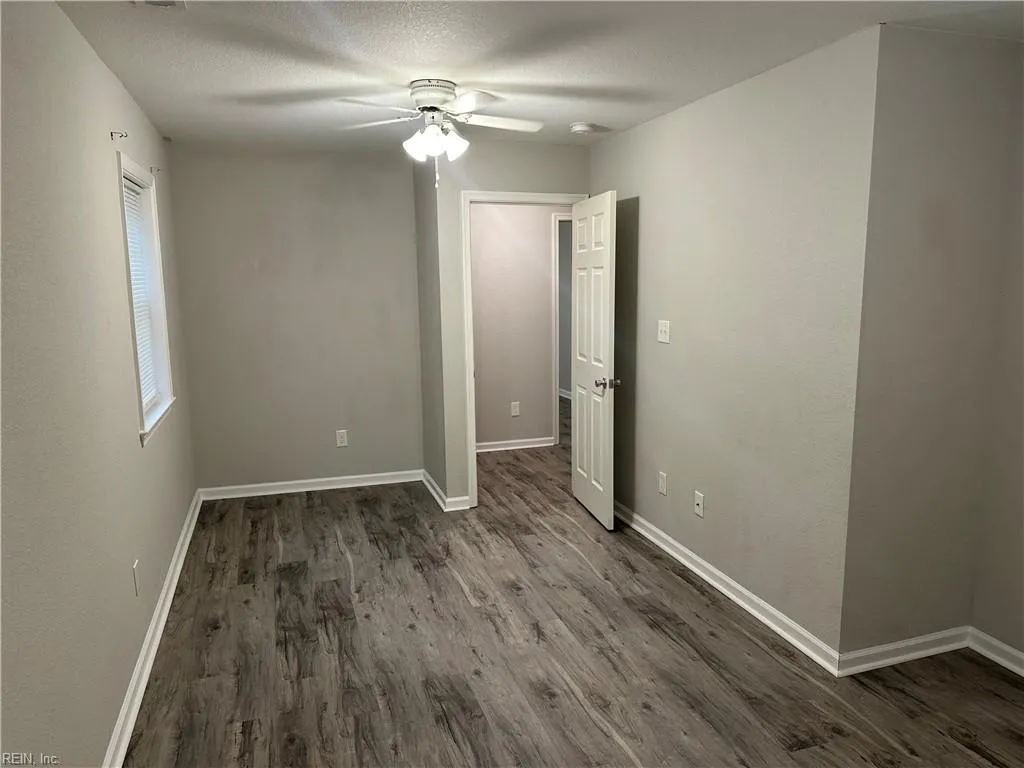 Norfolk, Virginia 23505, United States, 3 Bedrooms Bedrooms, ,2 BathroomsBathrooms,Residential,Pending,7639