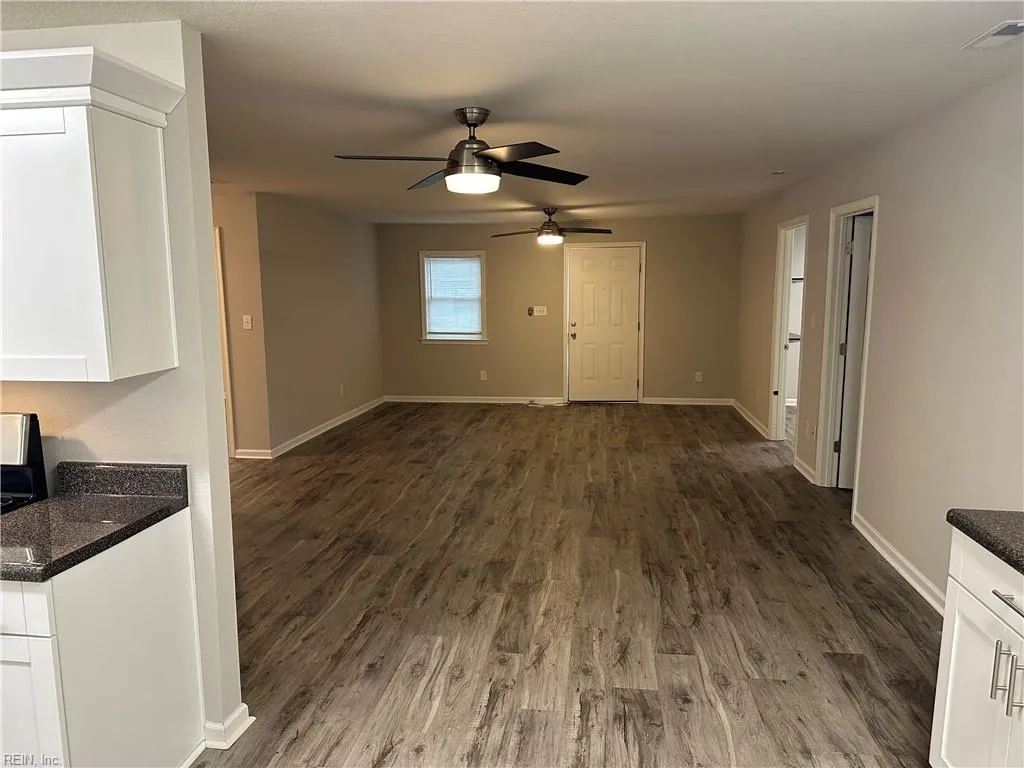 Norfolk, Virginia 23505, United States, 3 Bedrooms Bedrooms, ,2 BathroomsBathrooms,Residential,Pending,7639