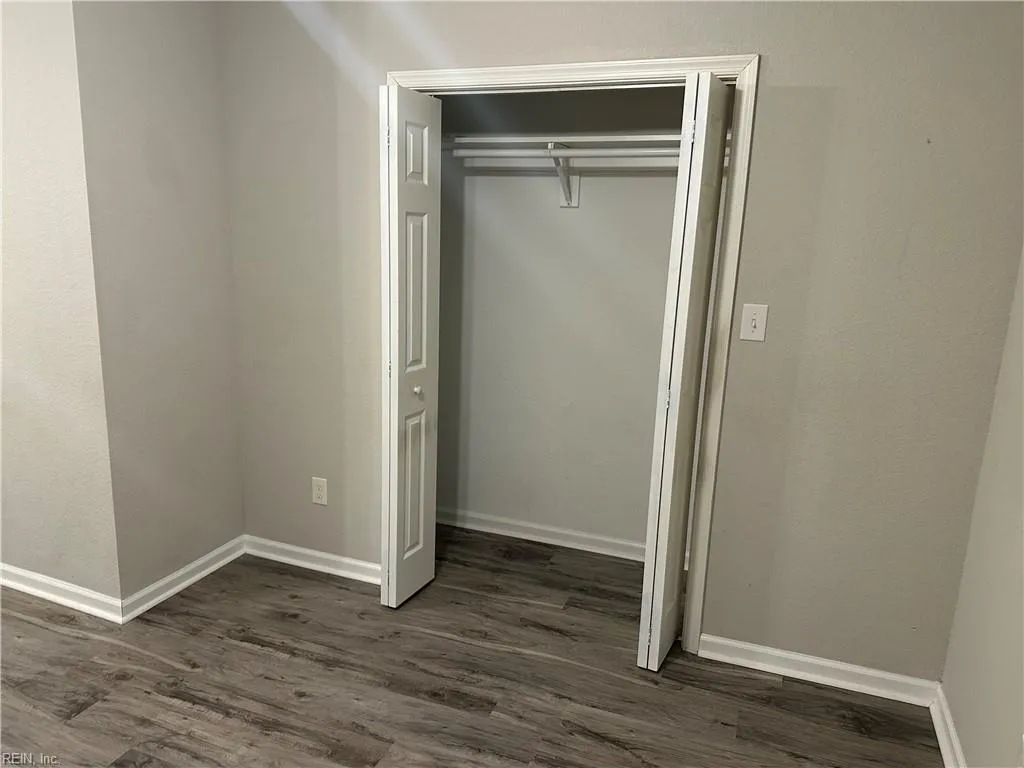 Norfolk, Virginia 23505, United States, 3 Bedrooms Bedrooms, ,2 BathroomsBathrooms,Residential,Pending,7639