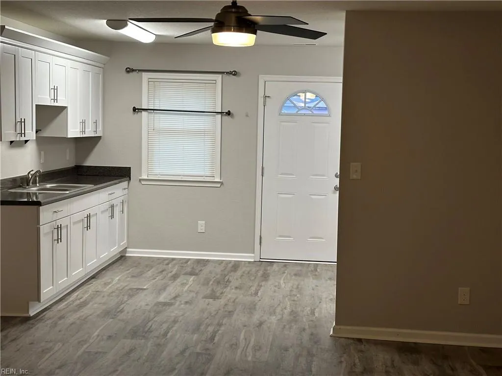 Norfolk, Virginia 23505, United States, 3 Bedrooms Bedrooms, ,2 BathroomsBathrooms,Residential,Pending,7639