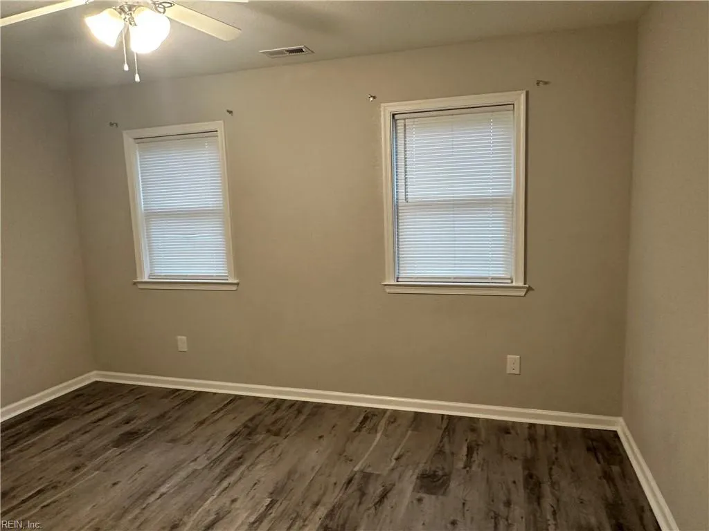 Norfolk, Virginia 23505, United States, 3 Bedrooms Bedrooms, ,2 BathroomsBathrooms,Residential,Pending,7639