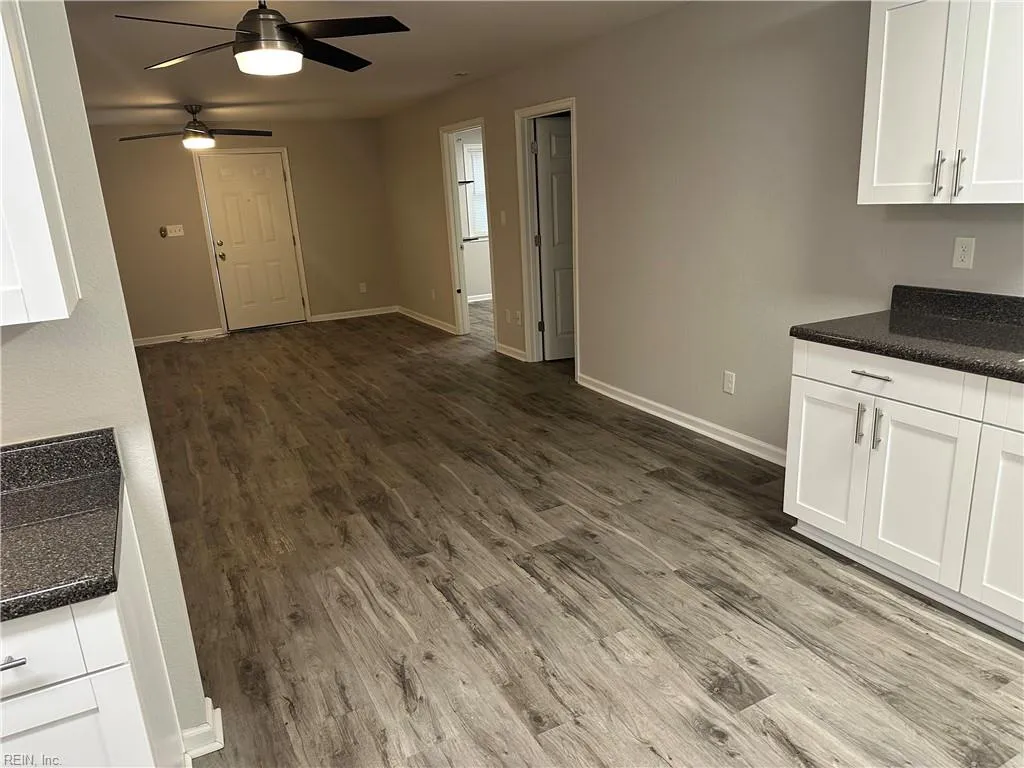 Norfolk, Virginia 23505, United States, 3 Bedrooms Bedrooms, ,2 BathroomsBathrooms,Residential,Pending,7639