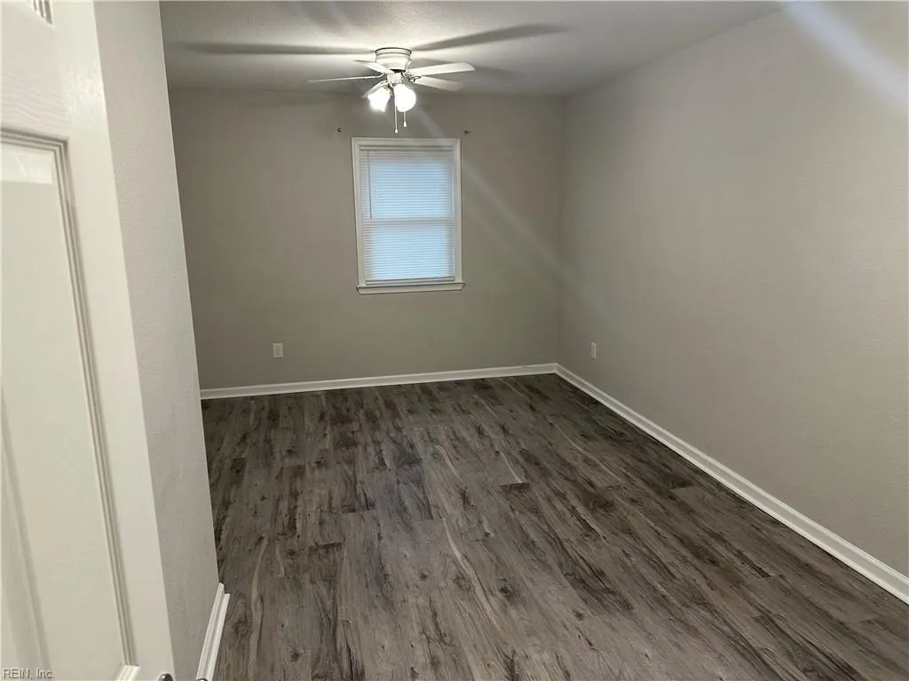Norfolk, Virginia 23505, United States, 3 Bedrooms Bedrooms, ,2 BathroomsBathrooms,Residential,Pending,7639