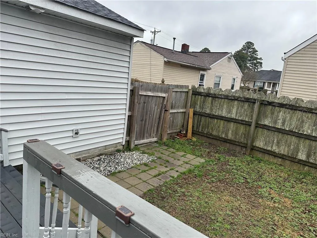 Norfolk, Virginia 23505, United States, 3 Bedrooms Bedrooms, ,2 BathroomsBathrooms,Residential,Pending,7639